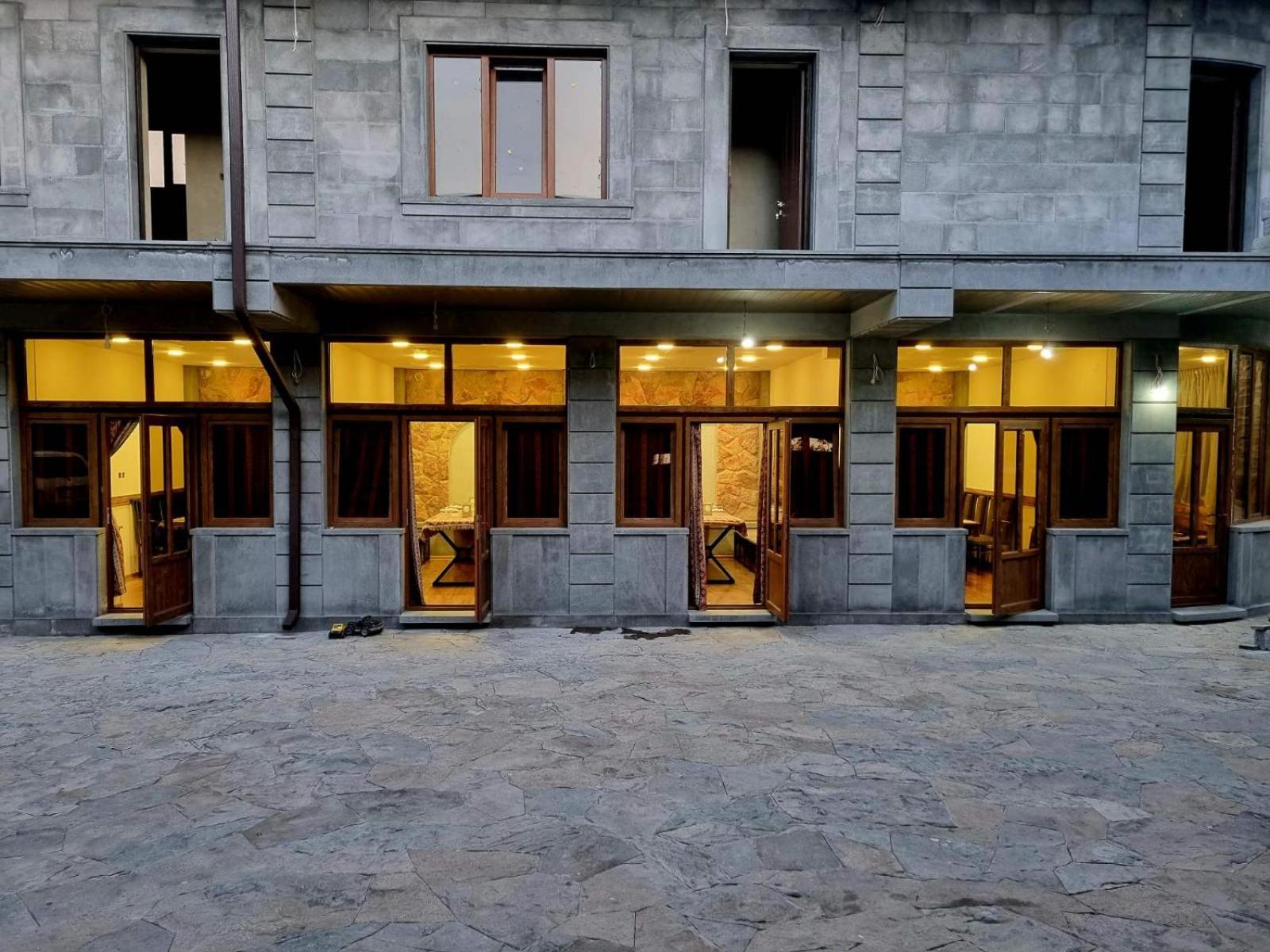 Rubin Hotel Goris Ngoại thất bức ảnh