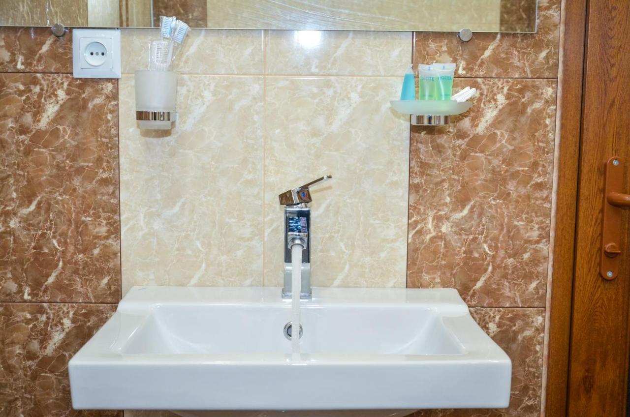 Rubin Hotel Goris Ngoại thất bức ảnh